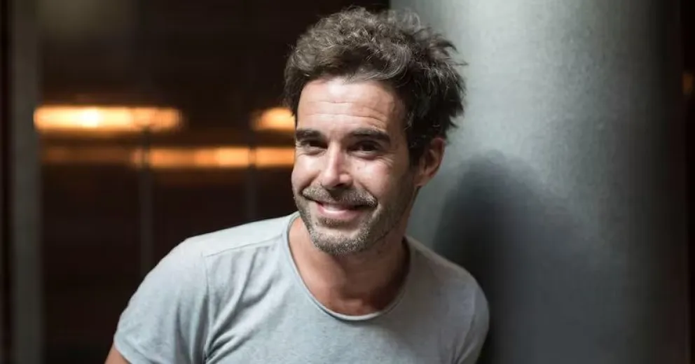 El romance sorpresa de Nico Cabré con la ex de un famoso cantante