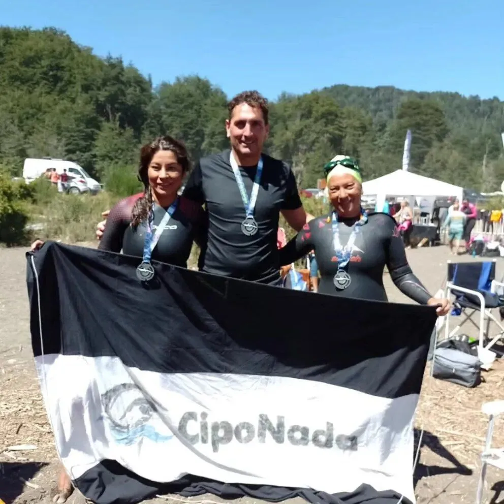 Nadadores de Cipolletti se lucieron en la competición mundial Oceanman 
