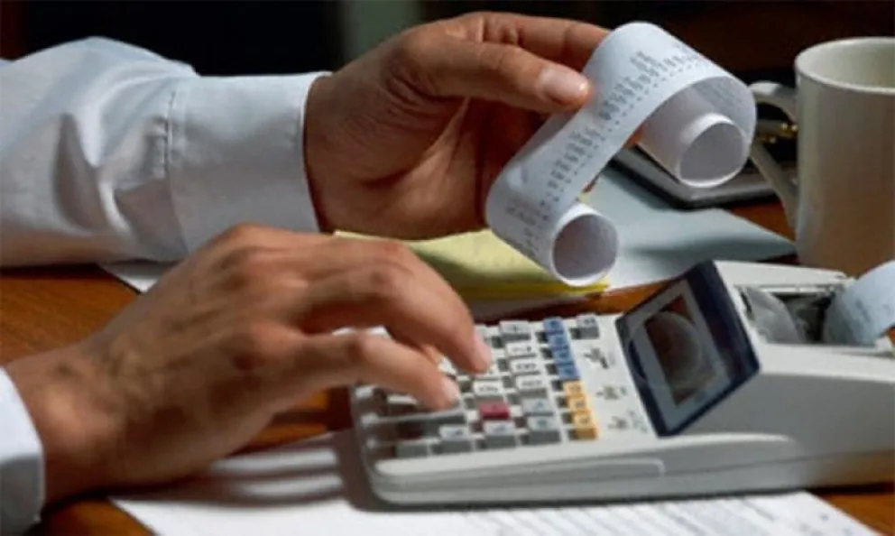 Algunos aumentos en marzo: nafta, colegios, prepagas y tarifas de luz 