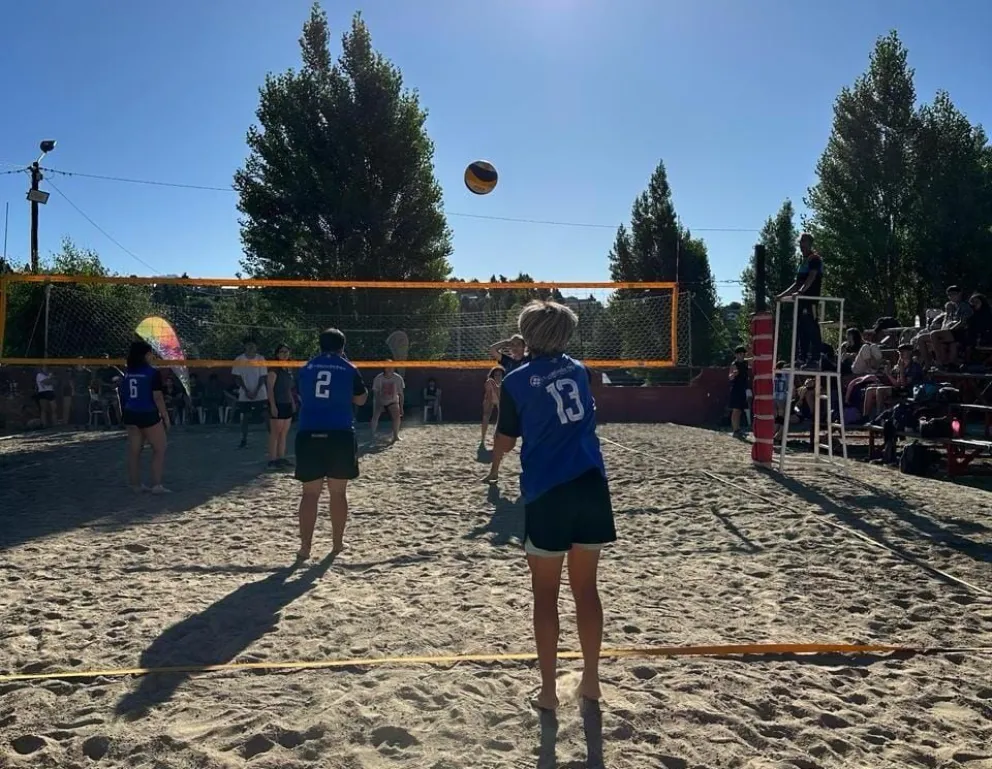 La última cita del beach vóley fue para “Fer Gago” y “Kevin Girls”