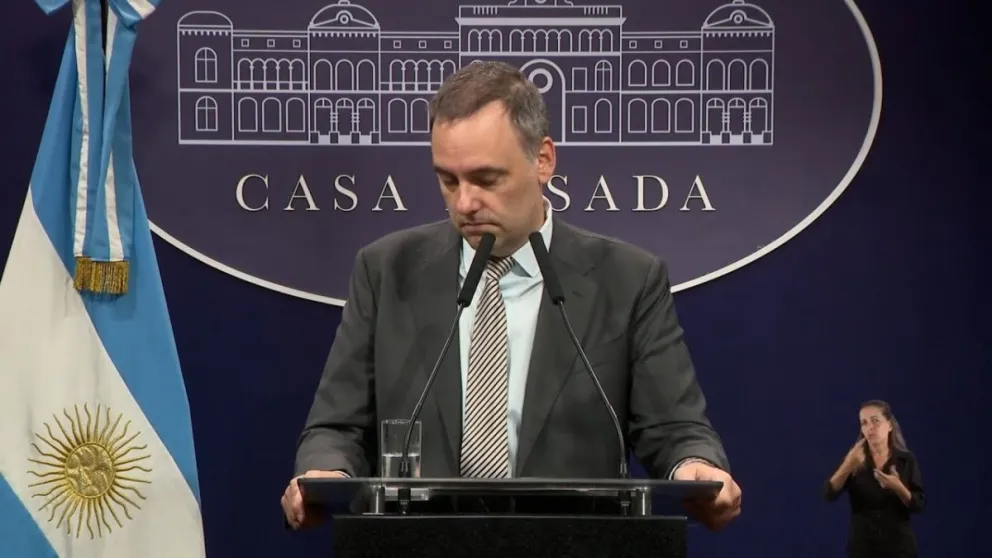 Milei prohíbe el uso del lenguaje inclusivo en la administración pública