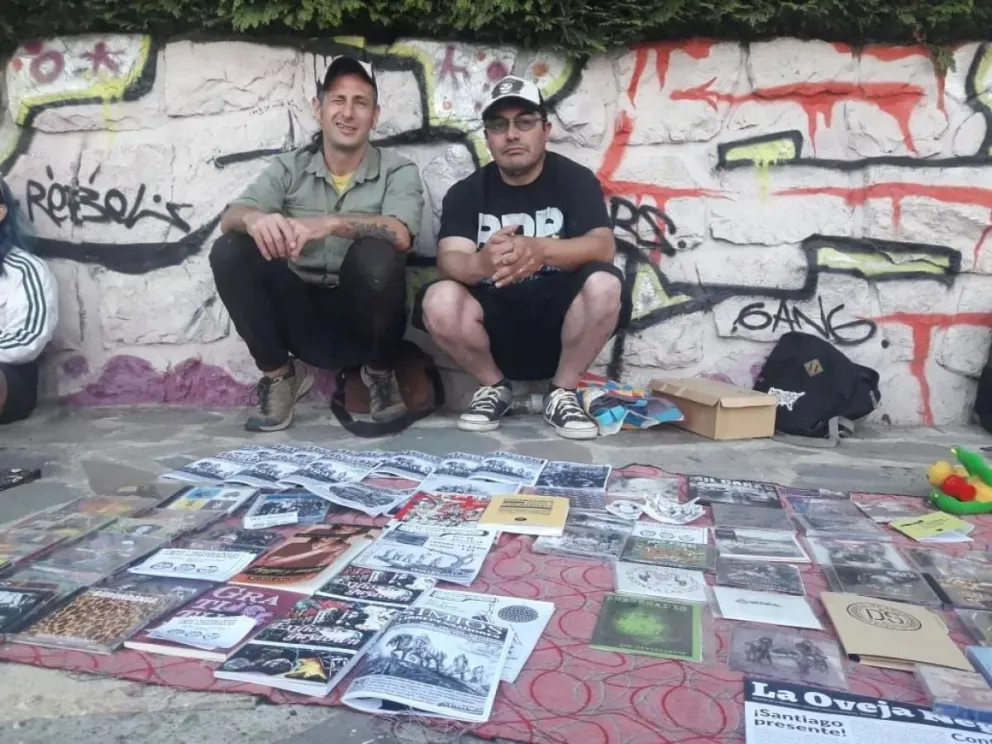 Para el punk y sus historias no hay cordillera que valga