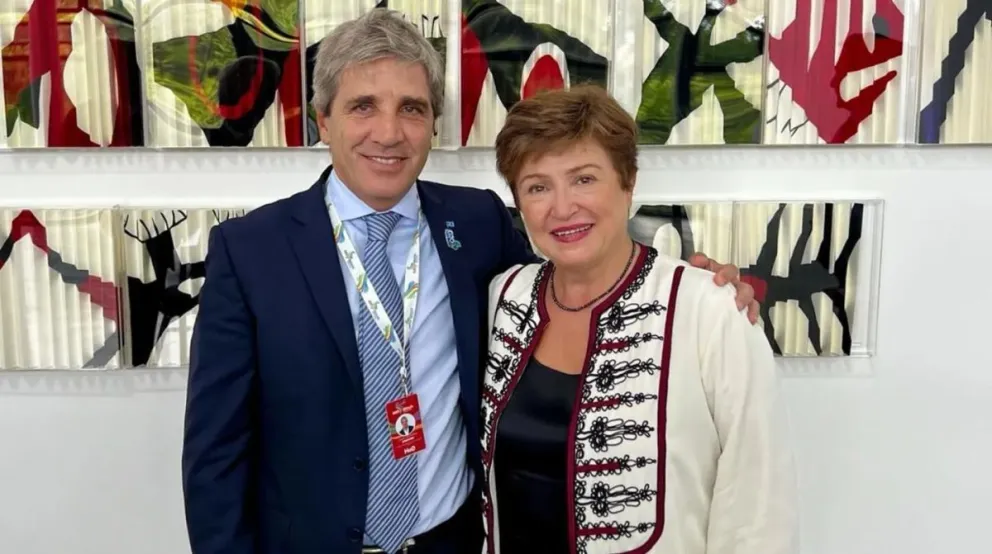 Caputo se reunió con la jefa del FMI y aseguró que Georgieva "celebra y apoya las medidas"