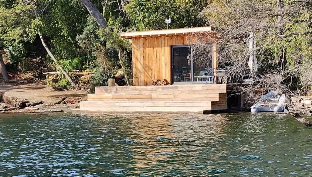 Multa millonaria y demolición ordenada por construcción ilegal en Bahía Manzano