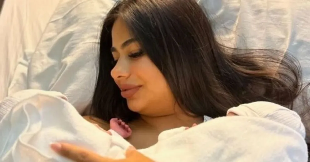 Daniela Celis mostró por primera vez el rostro de sus gemelas Aime y Laia