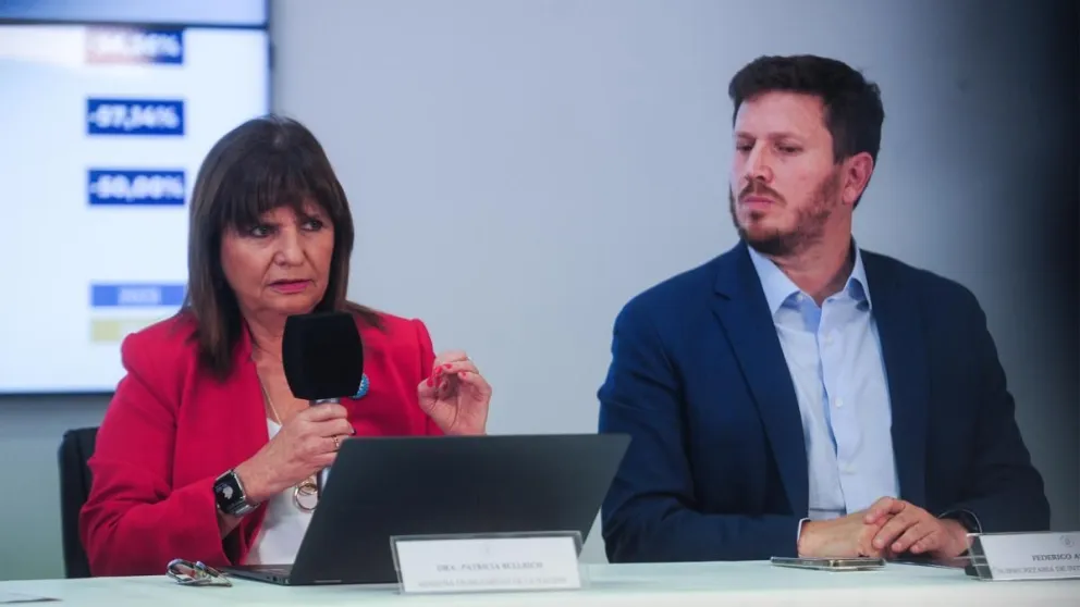 Según Bullrich, hubo más de 800 denuncias por "aprietes" para marchar al Congreso