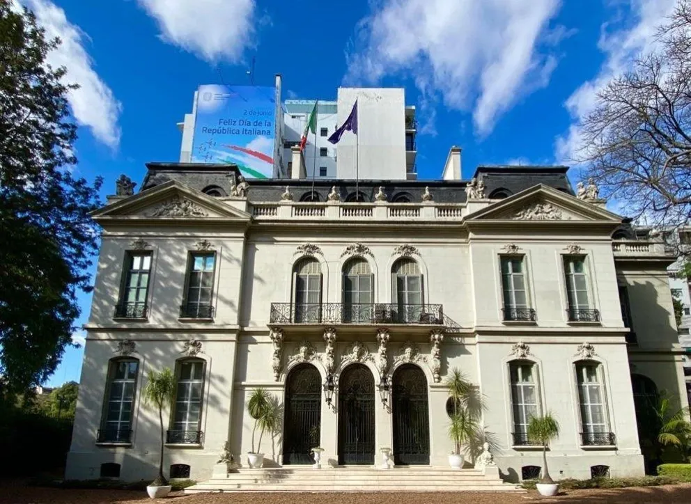 Oportunidad laboral en la Embajada italiana en Argentina: estabilidad y sueldo en euros
