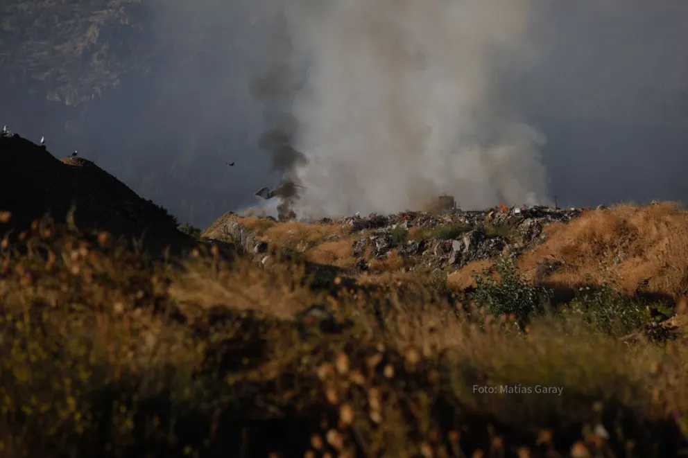 Presencia de humo sobre Ruta 40 a la altura del vertedero