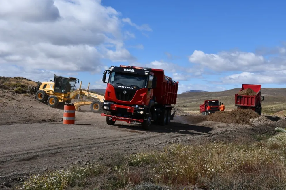 Tareas de ensanche entre Pilcaniyeu y Dina Huapi