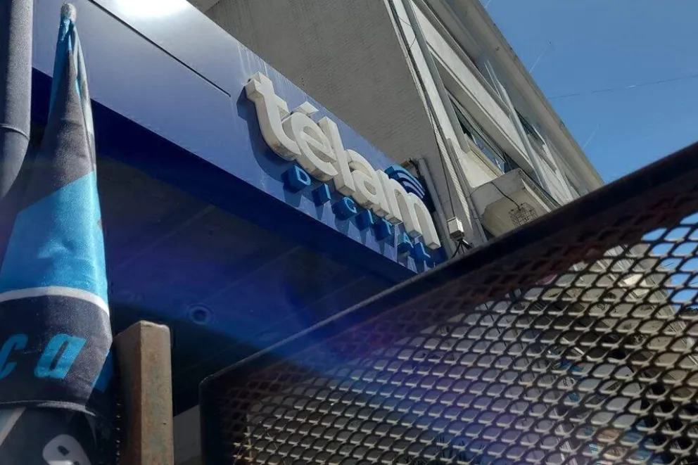Gobierno avanza en el cierre de Télam: rejas y bloqueo virtual