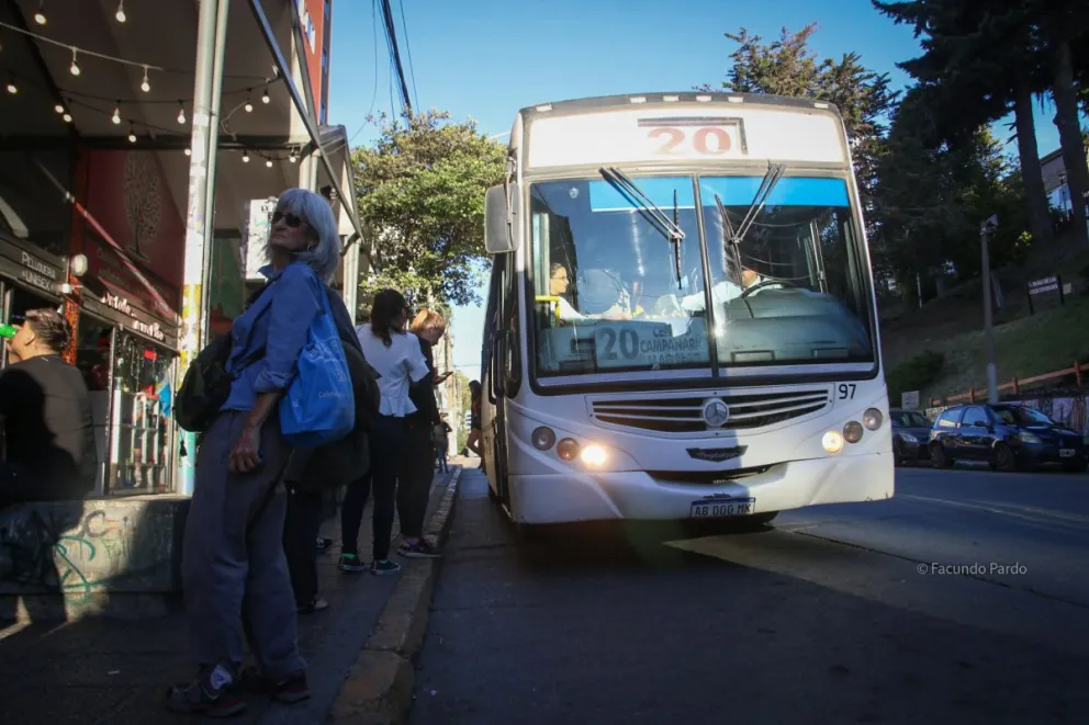 Horarios especiales en las líneas de Mi Bus por el 1° de Mayo