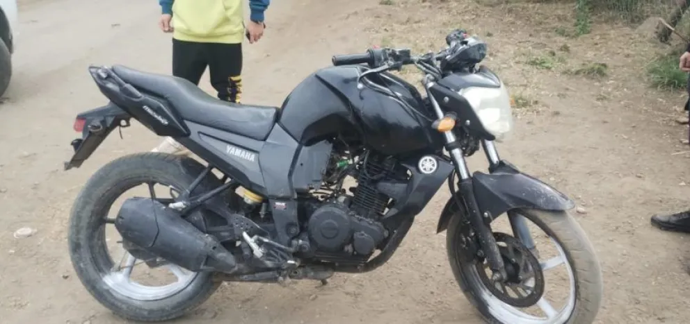  Un menor manejaba una moto robada y se enfureció cuando la Policía la secuestró