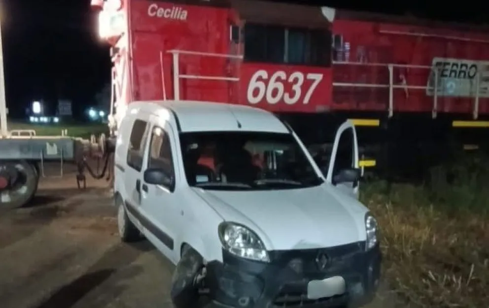 Un barilochense confundió las luces del tren con las de un camión y terminó chocando cerca de La Pampa 