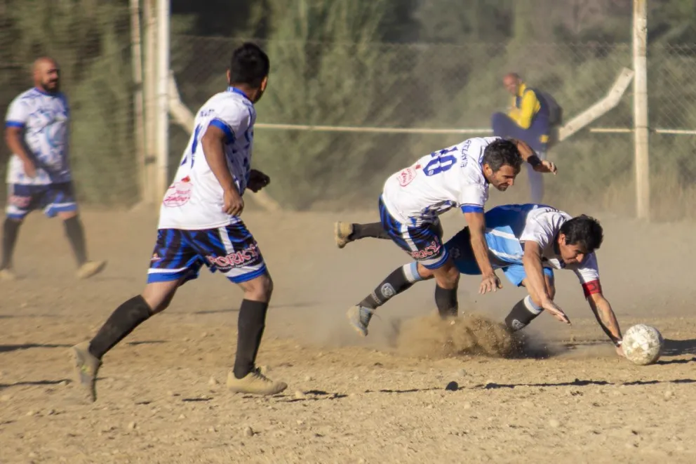 Los veteranos salen a la cancha