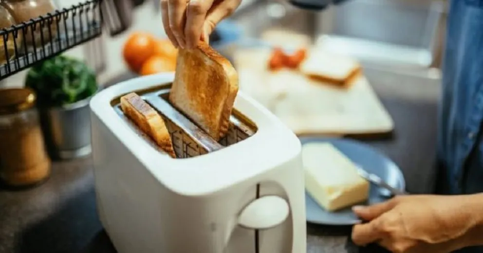 El truco casero para limpiar tu tostadora de manera definitiva