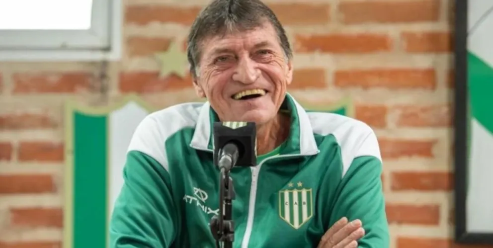 Julio César Falcioni se descompensó en el entrenamiento de Banfield y fue internado de urgencia
