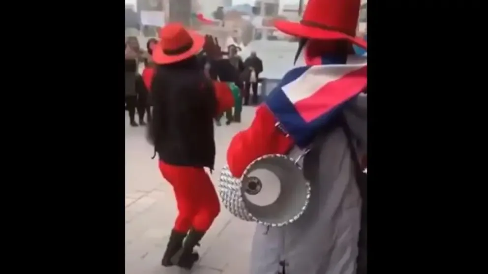 VIDEO: dos mujeres fueron arrestadas en Irán por bailar en público