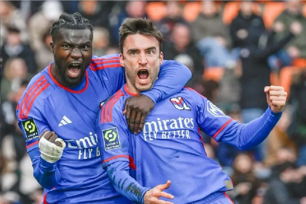 Tagliafico anotó en la victoria de Lyon su primer tanto de este 2024