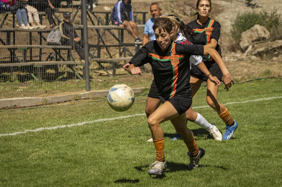 Las chicas de infantiles y juveniles juegan el sábado