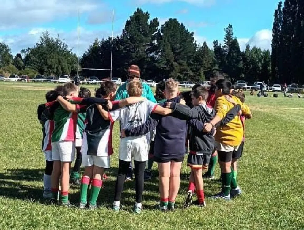 El rugby infantil tuvo su encuentro en Dina Huapi