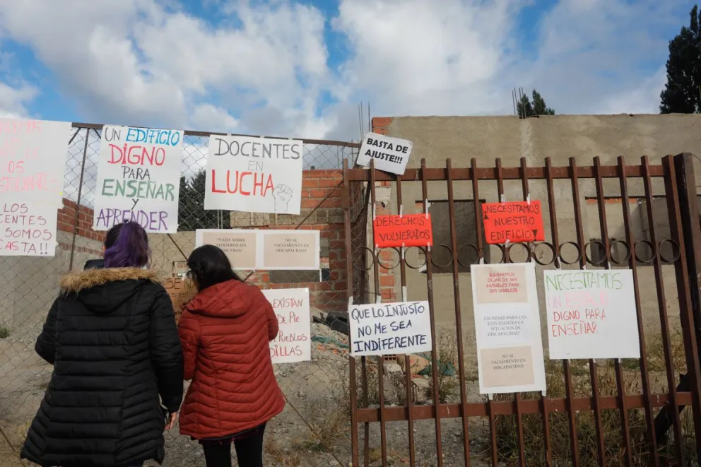 La comunidad educativa de la escuela laboral Nº6, “abrazó la escuela que no tiene”