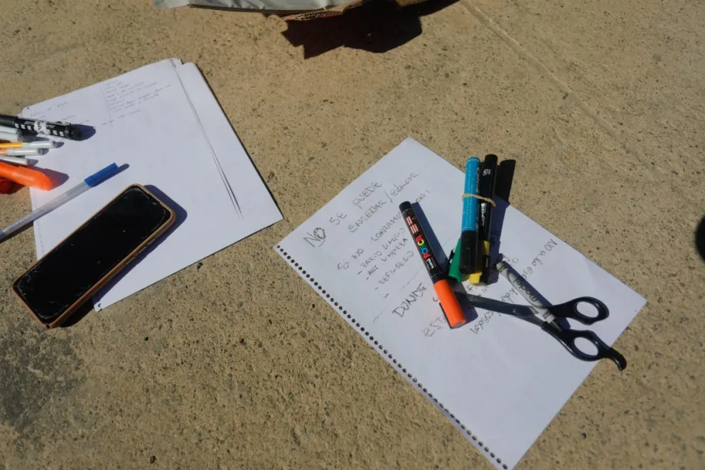 Comunidad educativa de la ESRN N°138 realizó movilización por situación edilicia