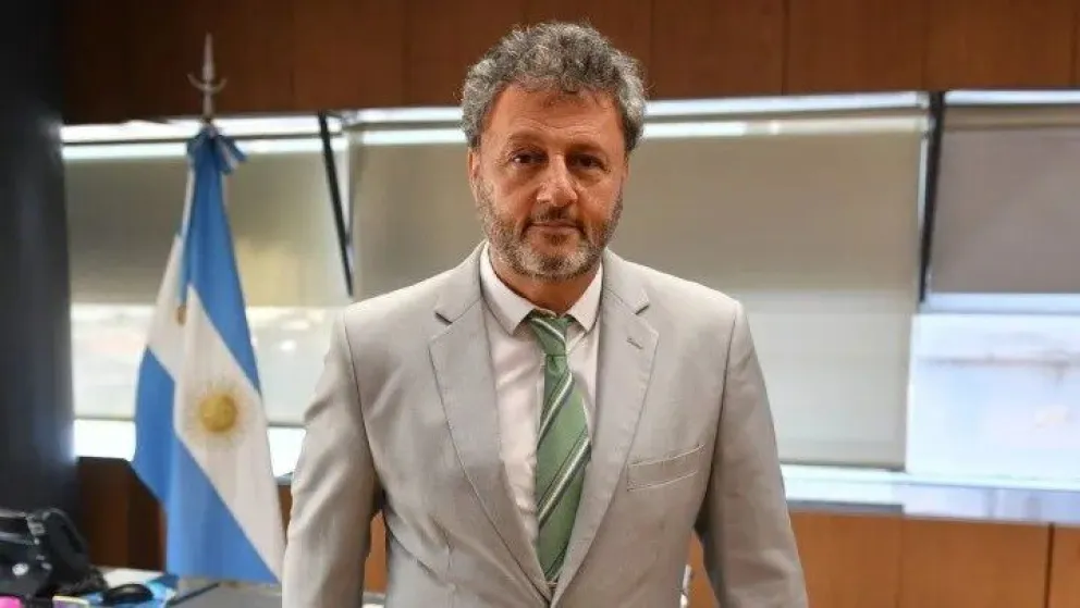 Milei echó al secretario de Trabajo tras el escándalo por el aumento de sueldos para el Gabinete