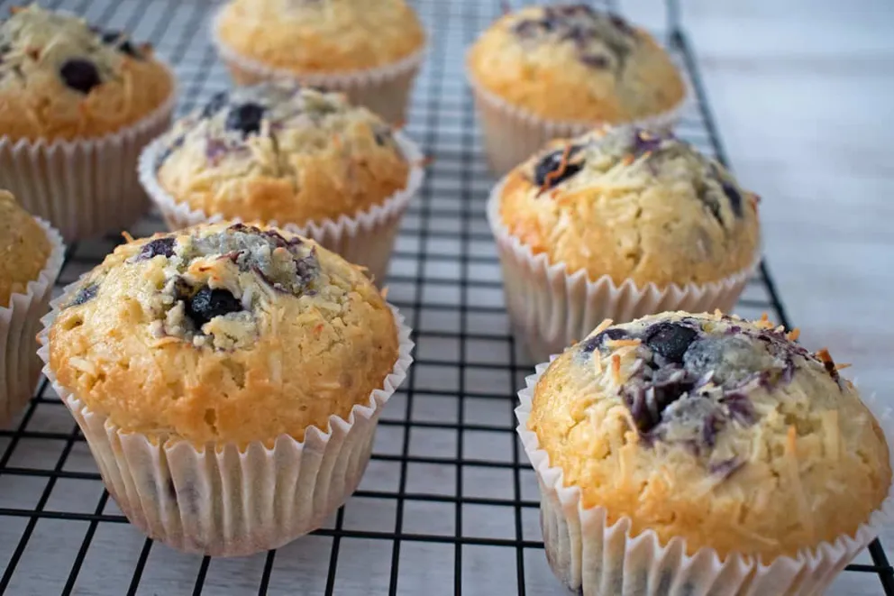 Cómo hacer muffins de avena, coco y arándanos: ricos y sencillos de preparar