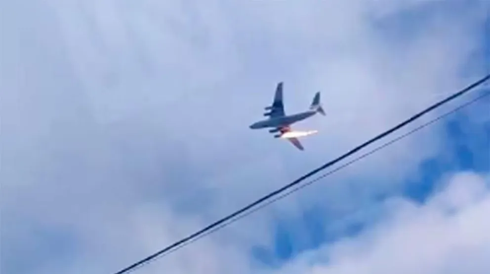 Video: se estrelló un avión militar ruso con 15 personas a bordo 