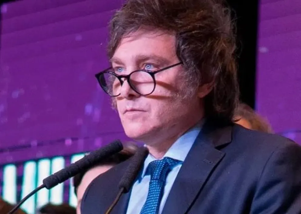 Milei reconoció que los salarios son "miserables" pero culpó a las "políticas populistas"