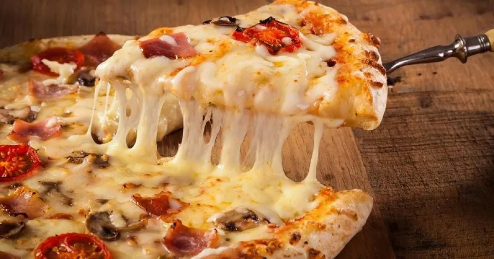 El truco definitivo para calentar pizza sin necesidad de usar el horno