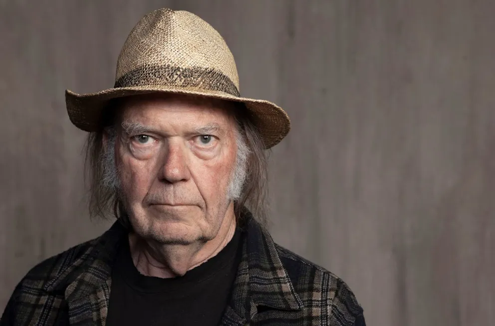 Neil Young volverá a Spotify, pero pidió que la plataforma mejore sonido
