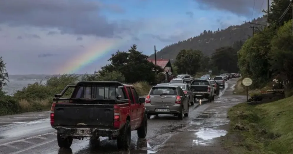 Paro de colectivos, tormenta y caos vehicular: complicada vuelta a casa en Bariloche