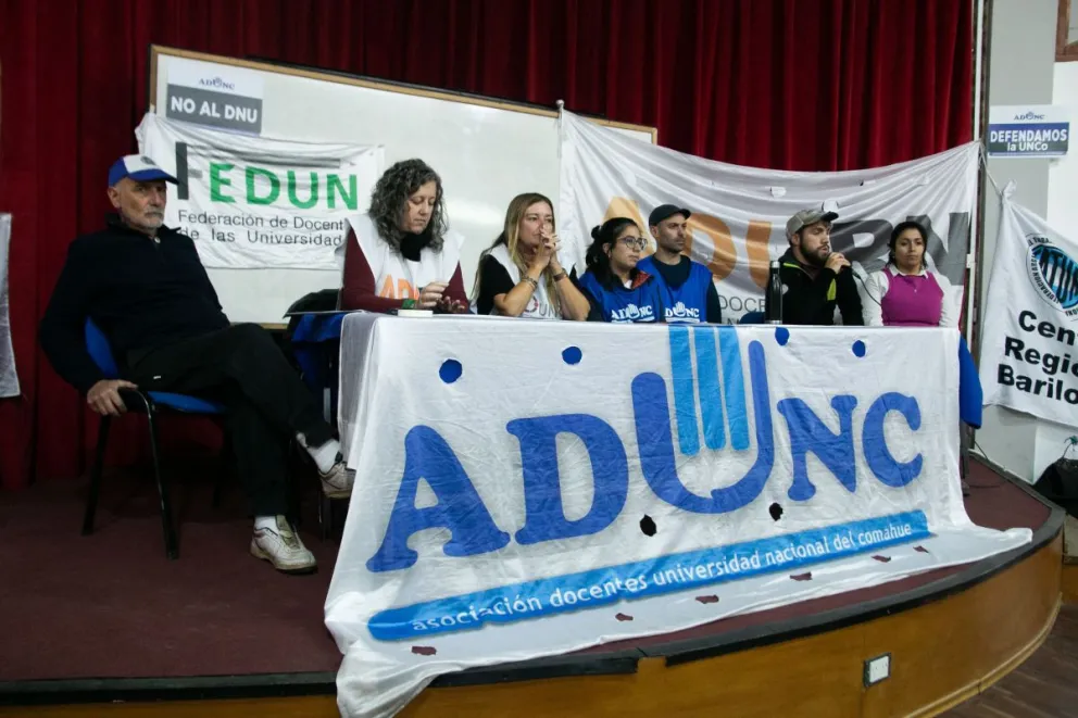 Arrancó el plenario de secretarios generales de la UNCo para definir el plan de lucha a seguir