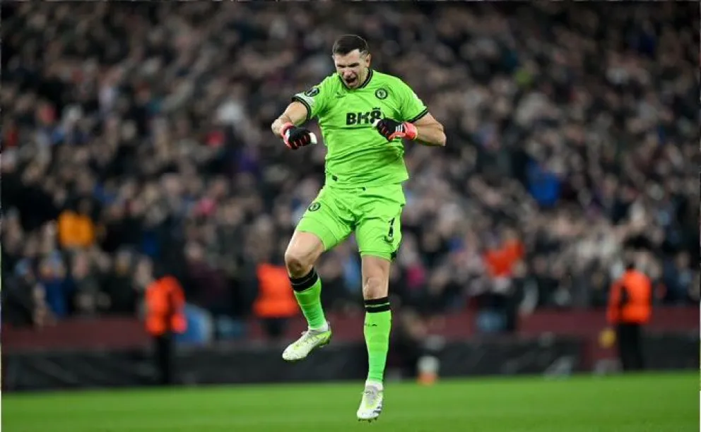 Goleada del Aston Villa que sigue a paso firme en la Conference League