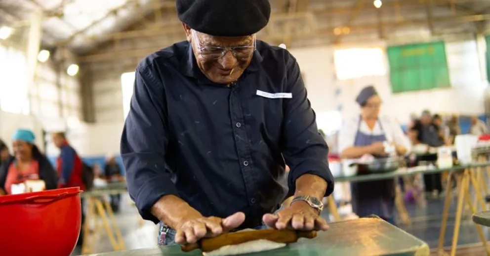 Gran final del Concurso de la Torta Frita para festejar el 84° aniversario del Centro Cívico