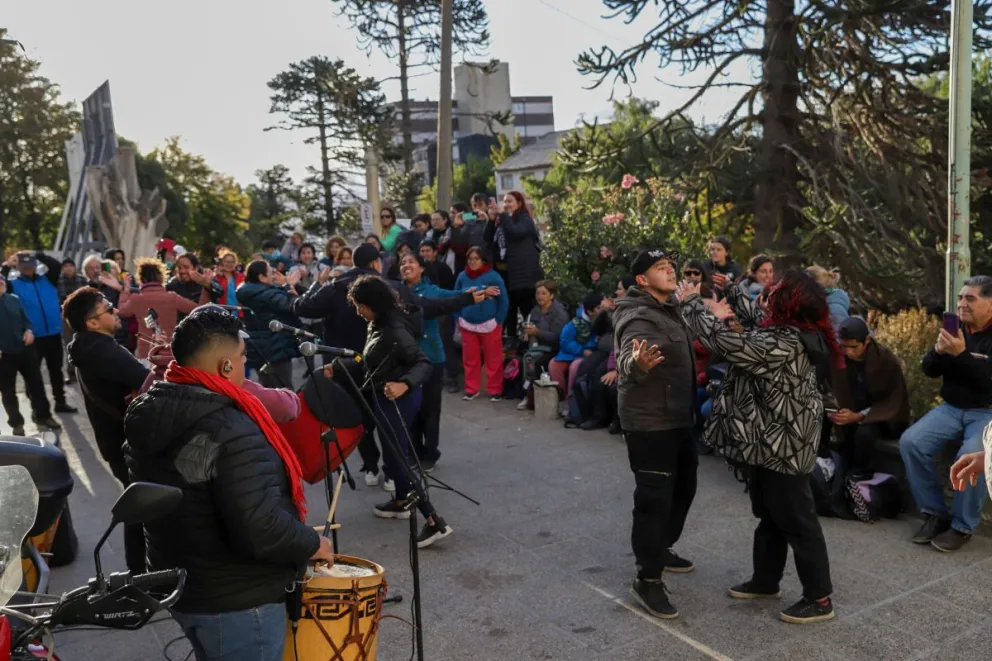 La música se sumó al reclamo del paro indeterminado de los trabajadores del Hospital Zonal