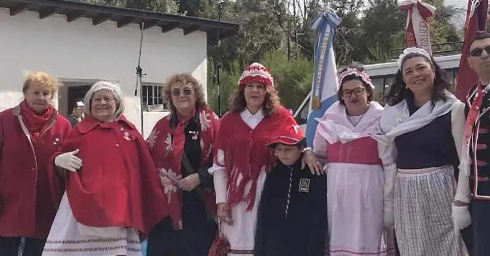 Integrantes del Centro Valesano participaron de la Fiesta Nacional del Curanto