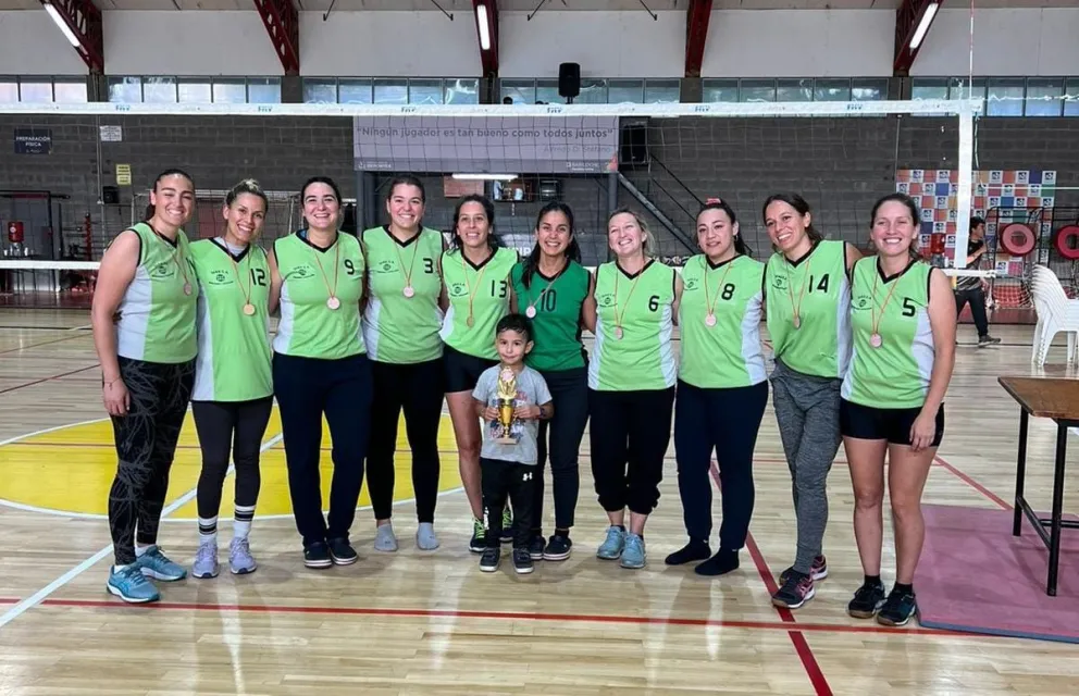 El torneo de vóley "Mes de la Mujer" reunió a 120 jugadoras  