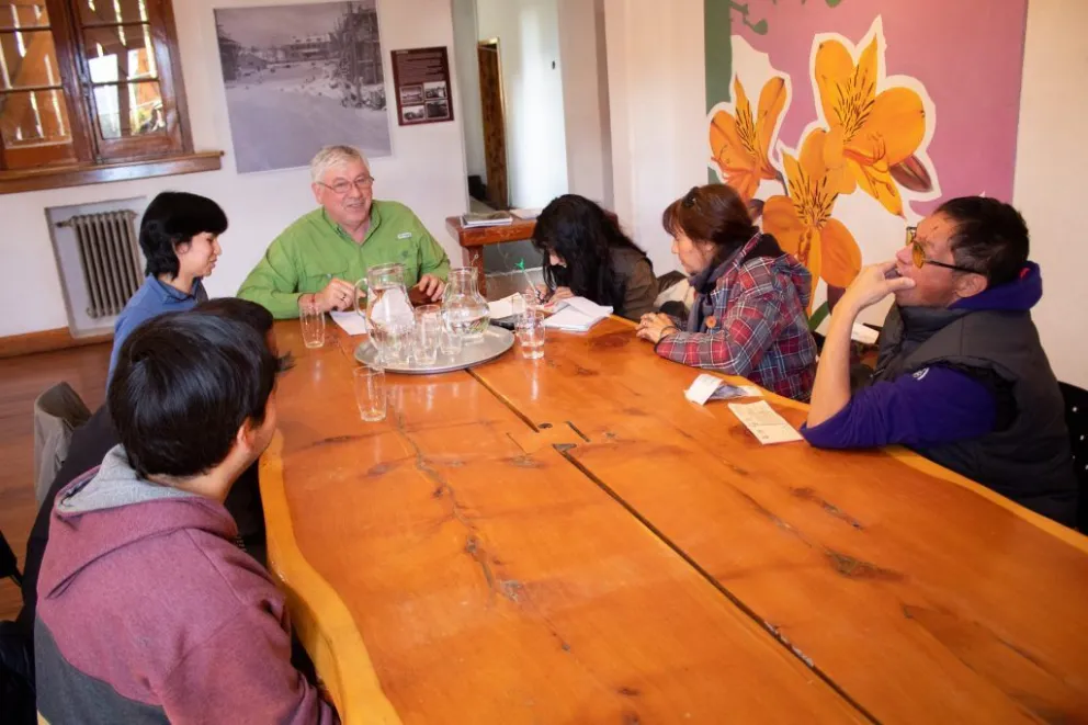 El intendente recibió a la Asociación Los Búhos para trabajar la accesibilidad en la ciudad.