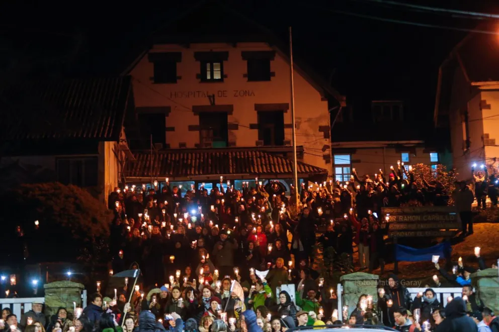 Silencioso velatón por la salud pública