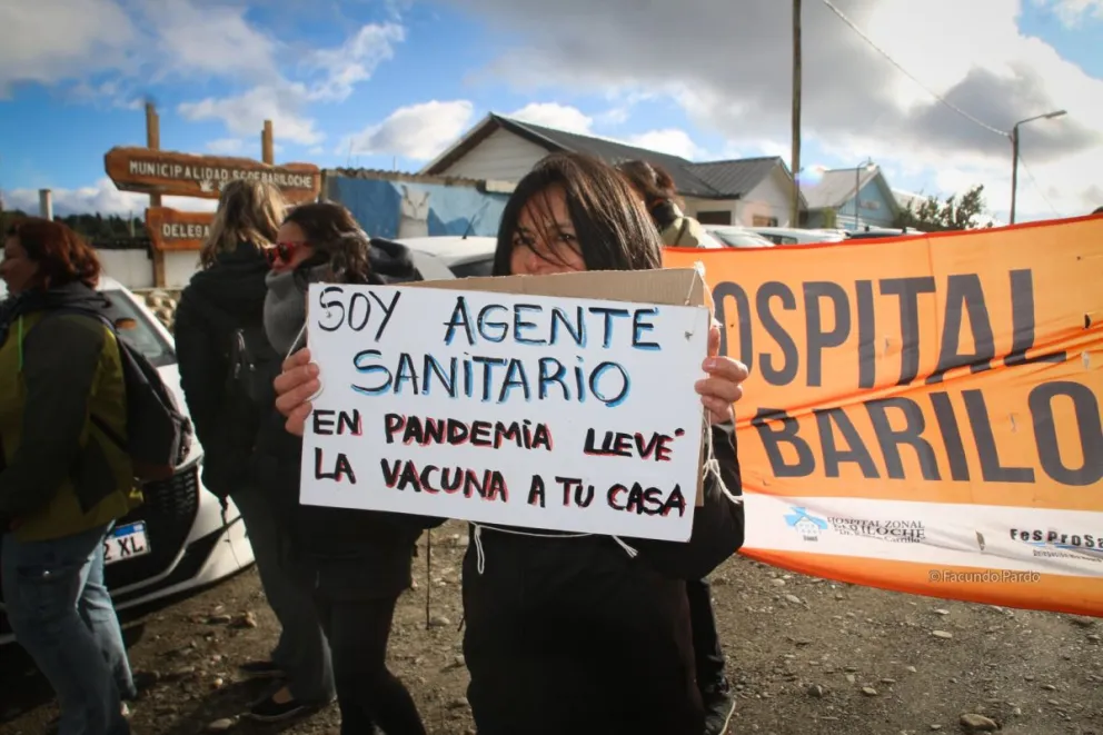 Vecinos y organizaciones sociales anunciaron su apoyo al personal de salud de Bariloche 