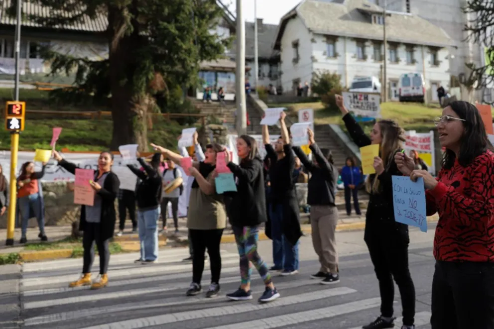 Personal de salud de Bariloche continúa en pie de lucha 