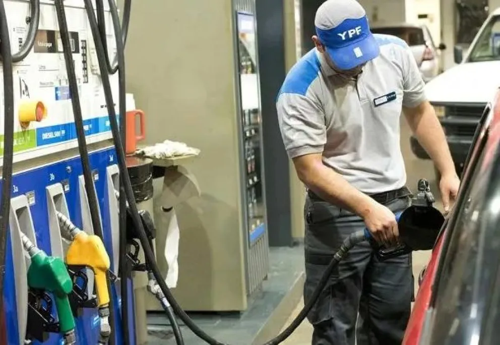 Nuevo golpe al bolsillo: los combustibles aumentarán casi un 5% en abril