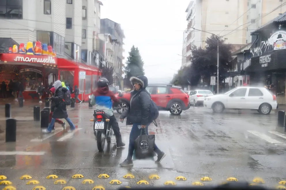 Viernes de lluvia otoñal en Bariloche 