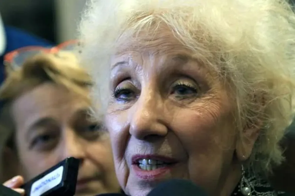 Estela de Carlotto denunció que le intervinieron el teléfono: “Esto es un ataque grave”