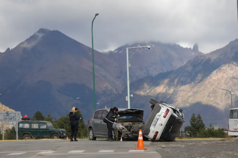 Dos personas trasladadas en ambulancia por el aparatoso accidente en Ruta 40