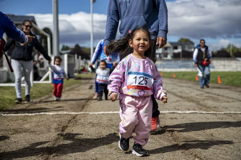 Carreras de Calle celebró su cuarta fecha en la pista del Estadio Municipal