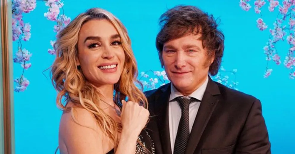 Así bailó Milei junto a Fátima Florez en un teatro porteño al ritmo de Sandro