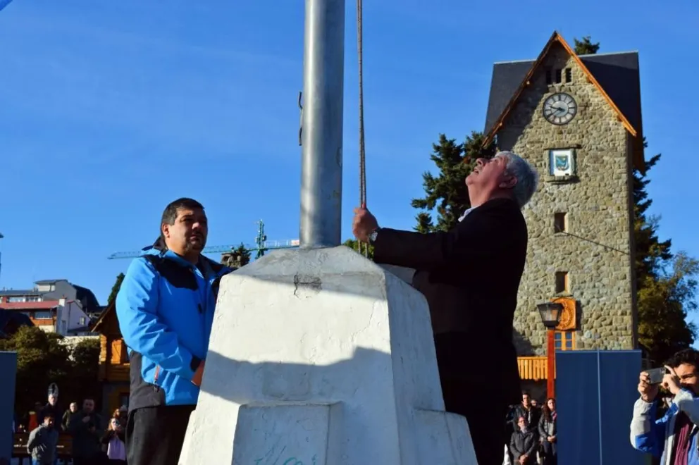 Cortés: "Este día nos convoca la necesidad de recordar sin distinciones"